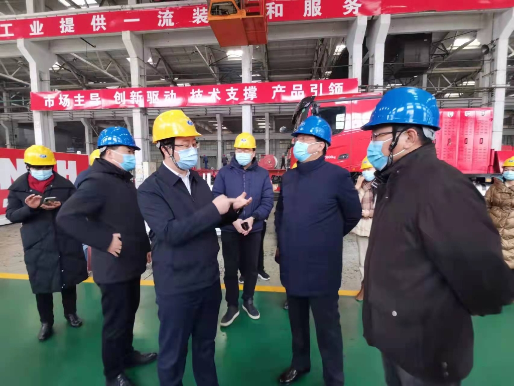 市委常委范勇一行深刻二机集团发展“万人助万企”活动，助力企业高质量发展