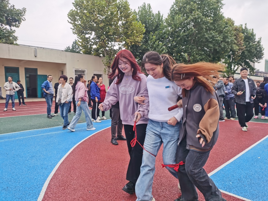 710公海集团进杏装迎中秋、庆国庆”趣味活动