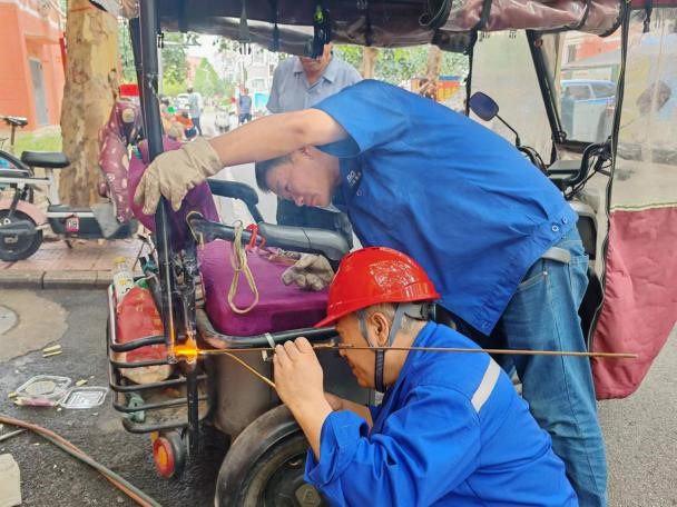 061a40724ff8470a889e9615098cfc28