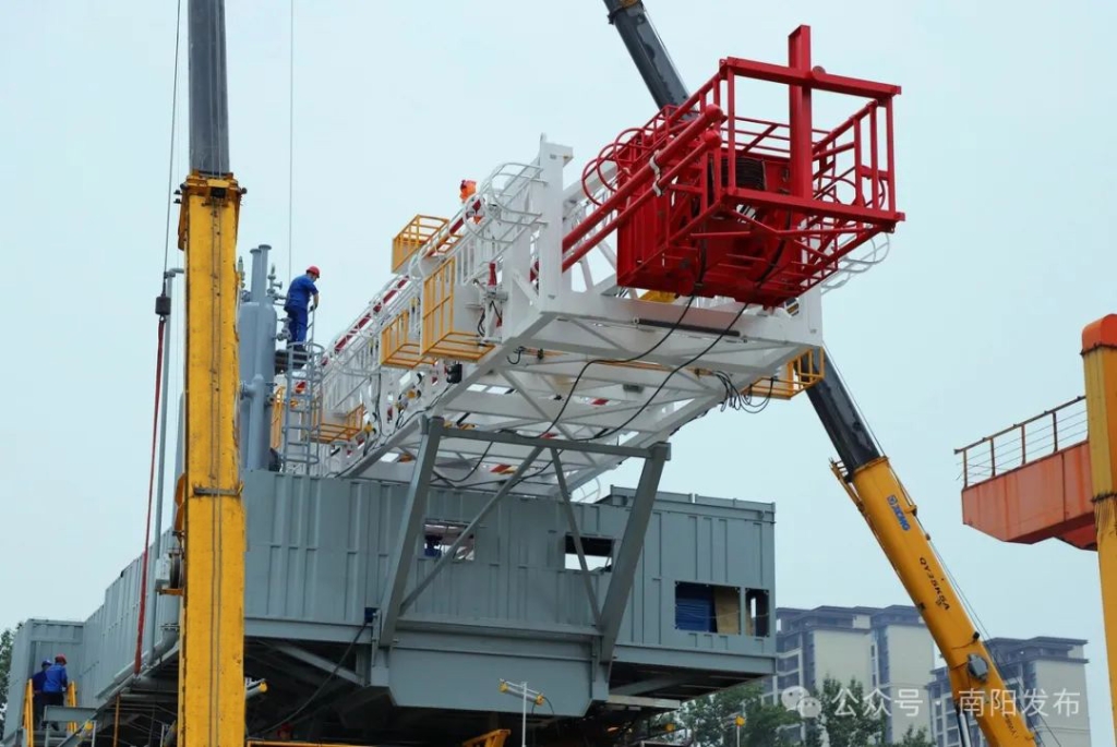 080d844f356545a49c380c4e928351e3